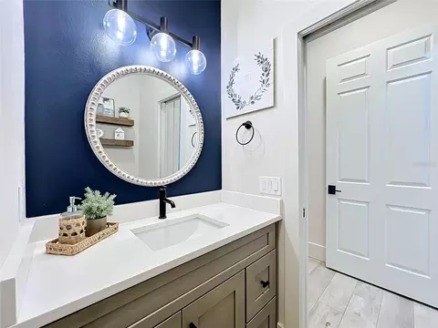 Bath - 34449 Parkview Ave, Eustis, FL 32736 photo 1 of 11