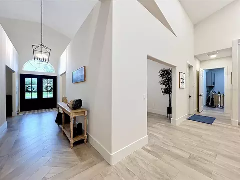 Entry Way - 34449 Parkview Ave, Eustis, FL 32736 photo 6 of 7