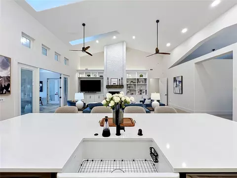 Kitchen - 34449 Parkview Ave, Eustis, FL 32736 photo 5 of 12