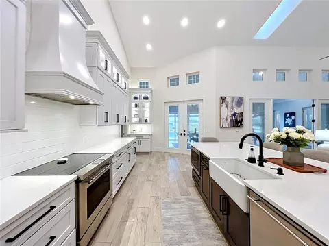 Kitchen - 34449 Parkview Ave, Eustis, FL 32736 photo 4 of 12