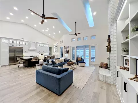 Living - 34449 Parkview Ave, Eustis, FL 32736 photo 5 of 6