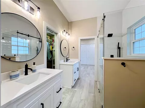 Bath - 34449 Parkview Ave, Eustis, FL 32736 photo 7 of 11