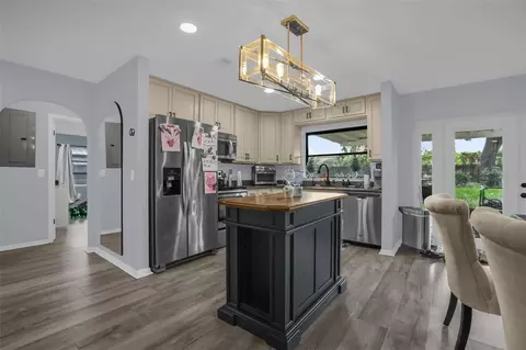Kitchen - 811 Main St, Windermere, FL 34786 photo 2 of 4