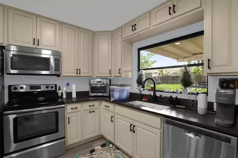 Kitchen - 811 Main St, Windermere, FL 34786 photo 4 of 4
