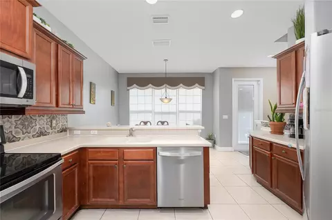 Kitchen - 401 Split Oak Ct, Eustis, FL 32736 photo 2 of 3