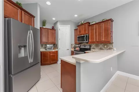Kitchen - 401 Split Oak Ct, Eustis, FL 32736 photo 3 of 3