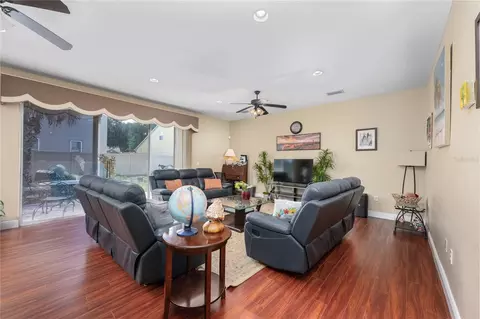 Living - 401 Split Oak Ct, Eustis, FL 32736 photo 2 of 3