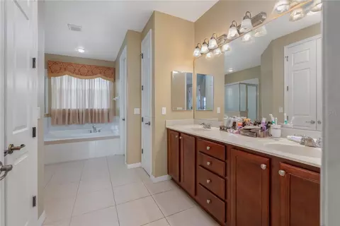 Bath - 401 Split Oak Ct, Eustis, FL 32736 photo 2 of 2