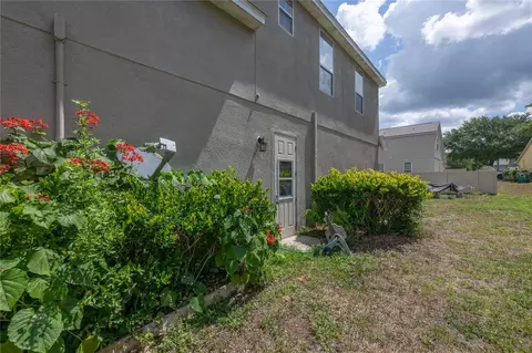 Exterior - 401 Split Oak Ct, Eustis, FL 32736 photo 10 of 12