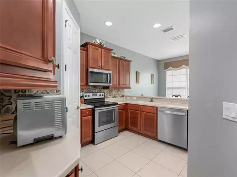 Kitchen - 401 Split Oak Ct, Eustis, FL 32736 photo 1 of 3