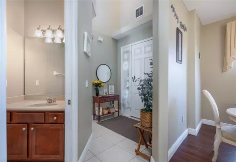 Entry Way - 401 Split Oak Ct, Eustis, FL 32736 photo 2 of 3