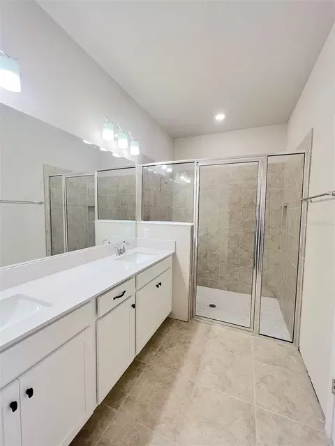 Bath - 4961 Rain Shadow Dr, Saint Cloud, FL 34772 photo 2 of 3