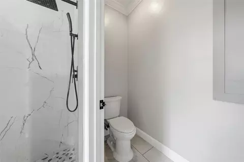 Bath - 11326 Ledgement Ln, Windermere, FL 34786 photo 5 of 10
