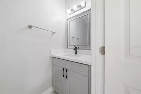 Bath - 11326 Ledgement Ln, Windermere, FL 34786 photo 10 of 10