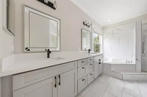 Bath - 11326 Ledgement Ln, Windermere, FL 34786 photo 2 of 10