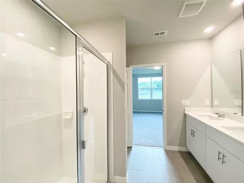 Bath - 572 Sun Warbler Way, Saint Cloud, FL 34771 photo 1 of 2