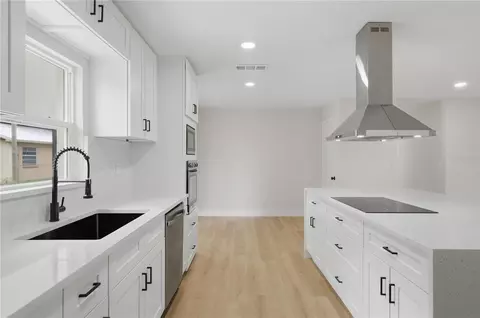 Kitchen - 1508 Illinois Ave, Saint Cloud, FL 34769 photo 6 of 7