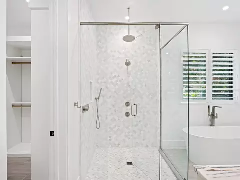 Bath - 5199 Latrobe Dr, Windermere, FL 34786 photo 3 of 8