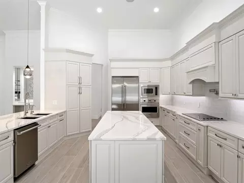 Kitchen - 5199 Latrobe Dr, Windermere, FL 34786 photo 3 of 4