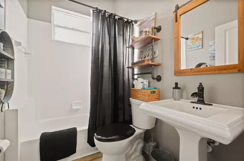 Bath - 331 Eastern Ave, Saint Cloud, FL 34769 photo 2 of 5