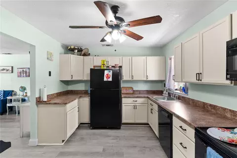 Kitchen - 12 Beverly Dr, Frostproof, FL 33843 photo 1 of 3