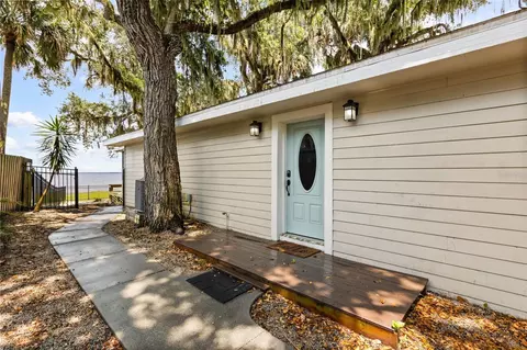 2462 Fort Lane Rd, Geneva, FL 32732
