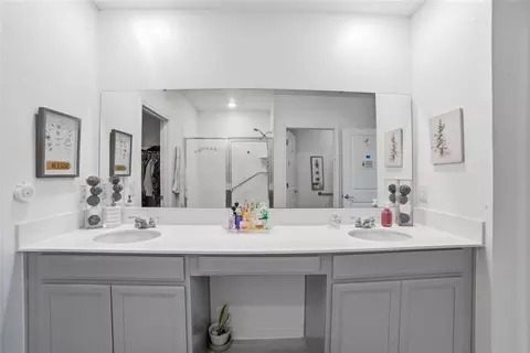 Bath - 4980 Four Strand Ct, Saint Cloud, FL 34772 photo 1 of 3