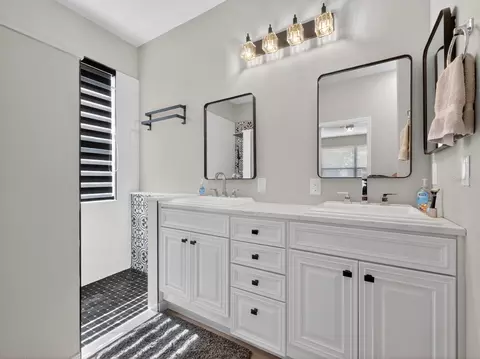 Bath - 24215 Weldon Dr, Eustis, FL 32736 photo 3 of 7