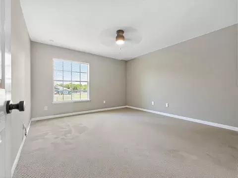 Bedroom - 24215 Weldon Dr, Eustis, FL 32736 photo 4 of 5