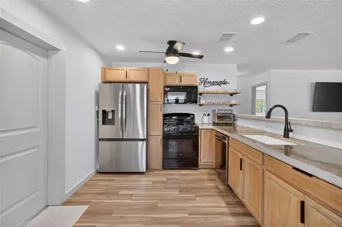 Kitchen - 529 E Gottsche Ave, Eustis, FL 32726 photo 1 of 3