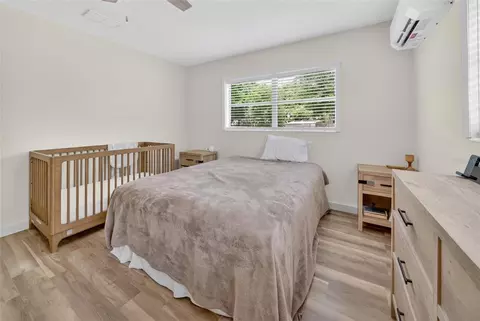 Bedroom - 529 E Gottsche Ave, Eustis, FL 32726 photo 1 of 3