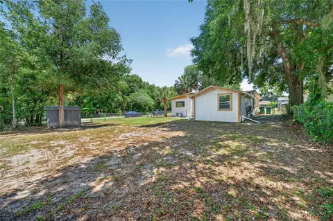 Exterior - 529 E Gottsche Ave, Eustis, FL 32726 photo 7 of 8