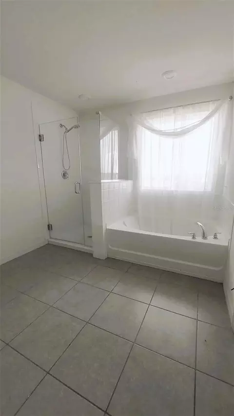Bath - 11542 Brighton Knoll Loop, Riverview, FL 33579 photo 1 of 2