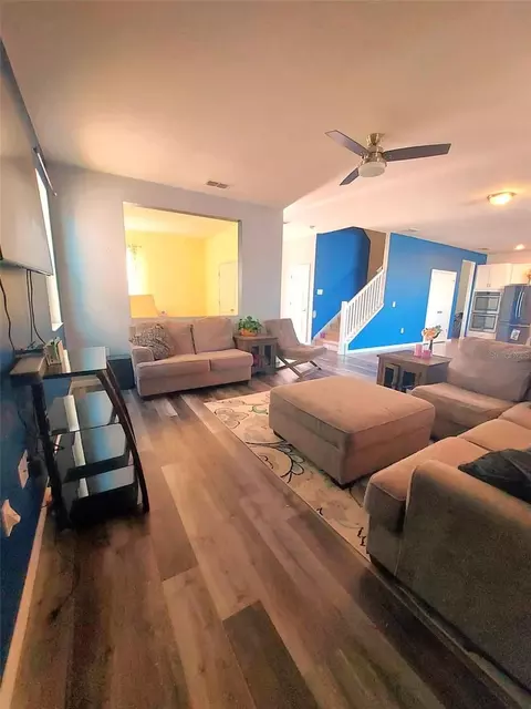 Living - 11542 Brighton Knoll Loop, Riverview, FL 33579 photo 1 of 3