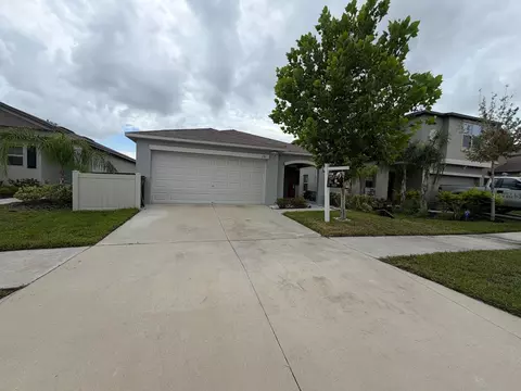 7111 Amelia Cove Ct, Sun City Center, FL 33573