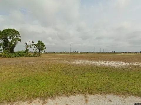 19 Macaw Dr, Placida, FL 33946