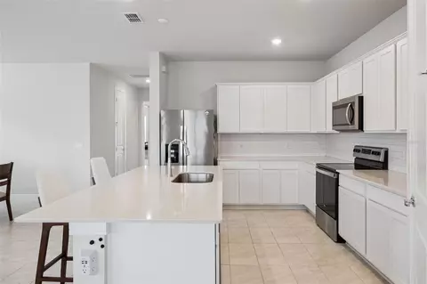 Kitchen - 6085 Forest Perch Dr, Saint Cloud, FL 34771 photo 1 of 2