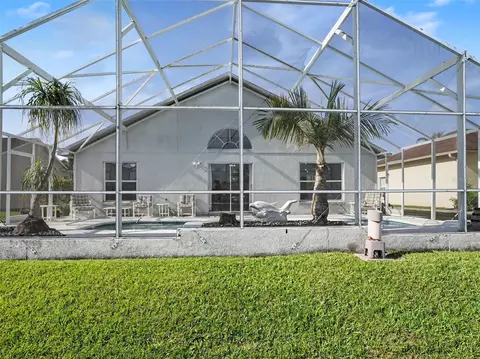 Exterior - 3922 Blackberry Cir, Saint Cloud, FL 34769 photo 7 of 8