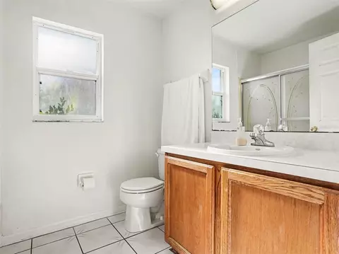 Bath - 3922 Blackberry Cir, Saint Cloud, FL 34769 photo 3 of 4
