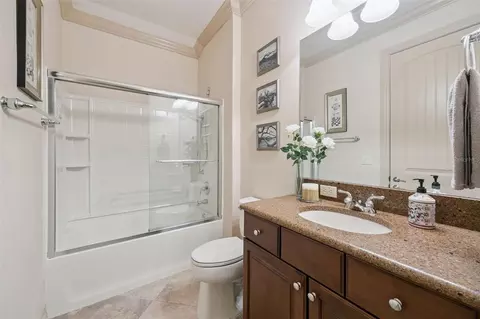 Bath - 2075 Mustang Ct, Saint Cloud, FL 34771 photo 7 of 8