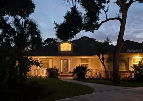109 Harbor Point Dr, Sebastian, FL 32958