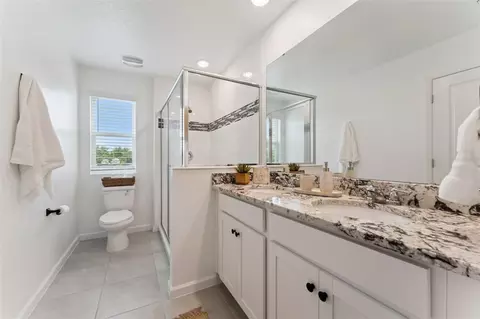Bath - 1070 Spring Palms Loop, Orlando, FL 32828 photo 1 of 2