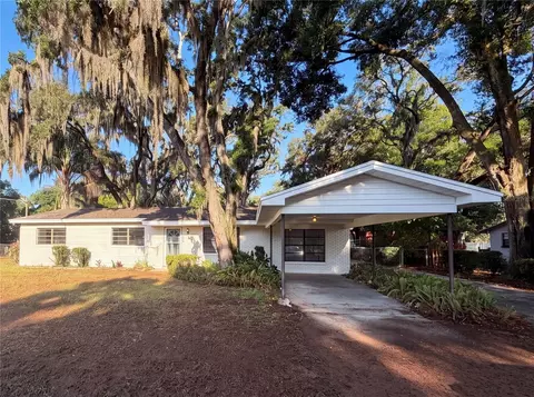 103 S Kingsway Rd, Seffner, FL 33584