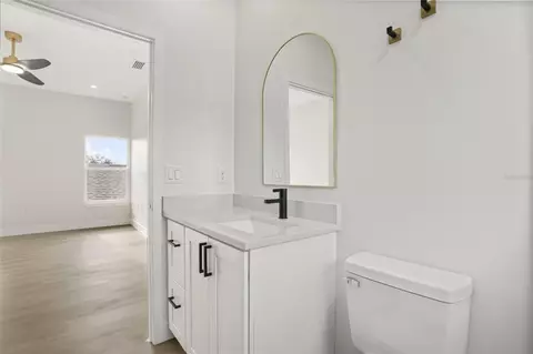 Bath - 823 E Mcdonald Ave, Eustis, FL 32726 photo 4 of 7