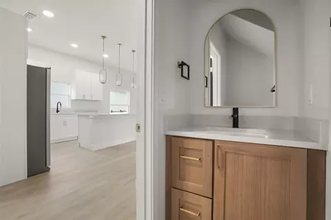 Entry Way - 823 E Mcdonald Ave, Eustis, FL 32726 photo 2 of 2