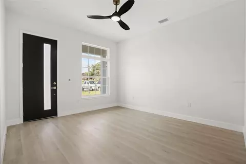 Living - 823 E Mcdonald Ave, Eustis, FL 32726 photo 1 of 4
