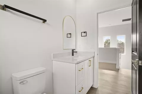Bath - 823 E Mcdonald Ave, Eustis, FL 32726 photo 6 of 7
