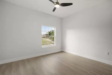 Bedroom - 823 E Mcdonald Ave, Eustis, FL 32726 photo 6 of 9