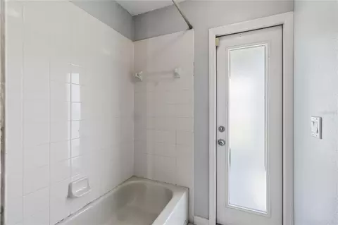 Bath - 1019 Chamberlin Trl, Saint Cloud, FL 34772 photo 7 of 8