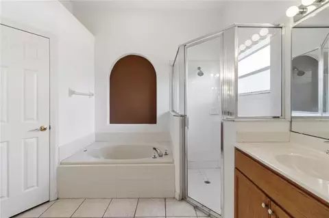 Bath - 1019 Chamberlin Trl, Saint Cloud, FL 34772 photo 1 of 8